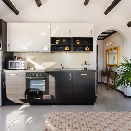 Clara Lanzarote - Macaronesiahomes *